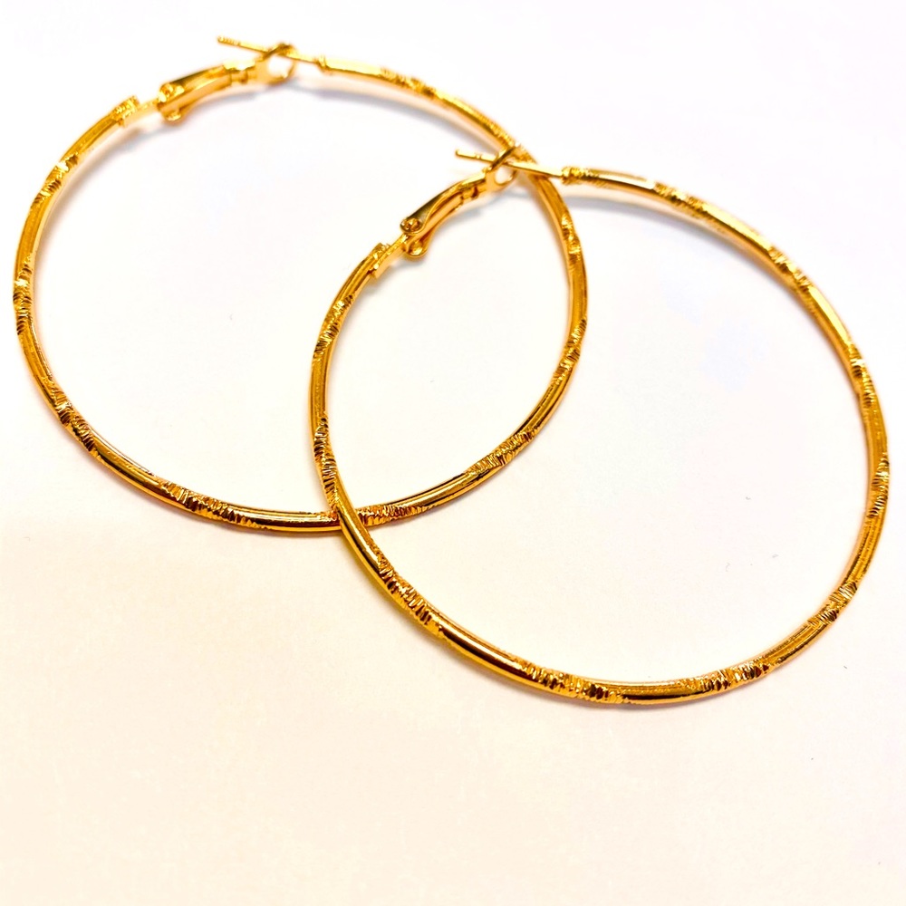 Dainty gold hoops